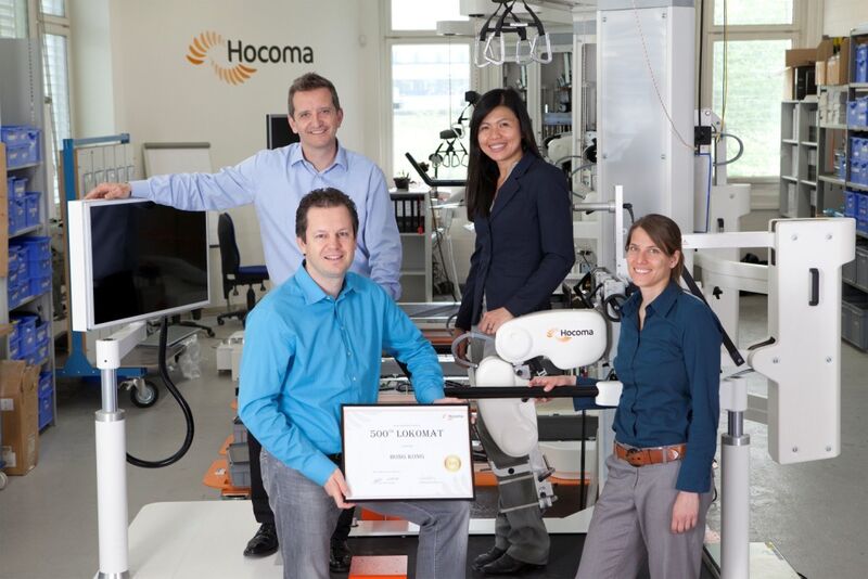 Oben: Olivier Reinl (Chief Sales and Marketing Officer), Dr. Lijin Aryananda (Head of Technical Projects); unten: Dr. Gery Colombo (CEO und Mitglied des Verwaltungsrates Hocoma AG), Dr. Julia Bühlmeier (Project Manager Lokomat). (Bild: Hocoma)