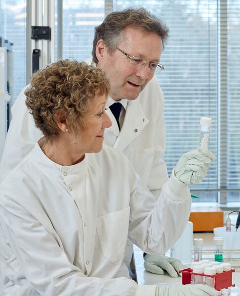 Das britische Forscher-Ehepaar Eileen Ingham and John Fisher hat „biologische Gerüste“ entwickelt. (Europäisches Patentamt)