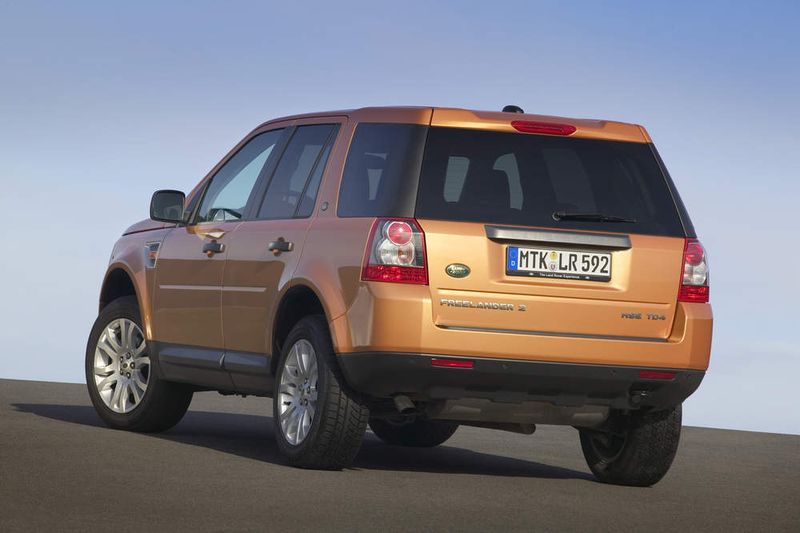 Obgleich der Freelander zu den Kompakt-SUV zählt, haben die Entwickler besonderen Wert darauf gelegt, dass alle Passagiere Bein, Schulter- und Kopffreiheit haben. (Archiv: Vogel Business Media)