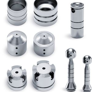 Werkstücke bis 100 mm Durchmesser und 150 mm Länge werden auf der VL 2 P bearbeitet.