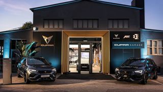 Die Cupra Garage in Hamburg: So oder so ähnlich werden künftig wohl viele Cupra-Vertretungen aussehen. (Bild: Seat)