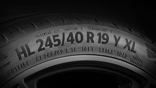 HL vorn, XL hinten? Ja, denn die Anforderungen für einen XL-Reifen erfüllt die neue HL-Klasse ja auch. (Bild: Continental)