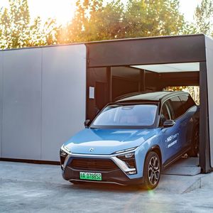 Der Akkuwechsel dauert nur wenige Minuten.(Bild:  Nio)