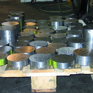 Just-in-time wird der Werkzeugstahl geliefert.