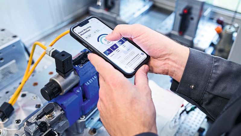 Online-Infoportal: Service- und Wartungspersonal kann 24/7 auf das digitale Lösungsangebot des Hydraulic Hub zugreifen. (Bild:  Bosch Rexroth)