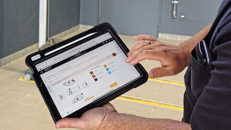 Mit der Software Workshop Control können Autohäuser ihren Serviceprozess digitalisieren.(Bild:  Rosenow – »kfz-betrieb«)