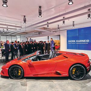 (Automobili Lamborghini)