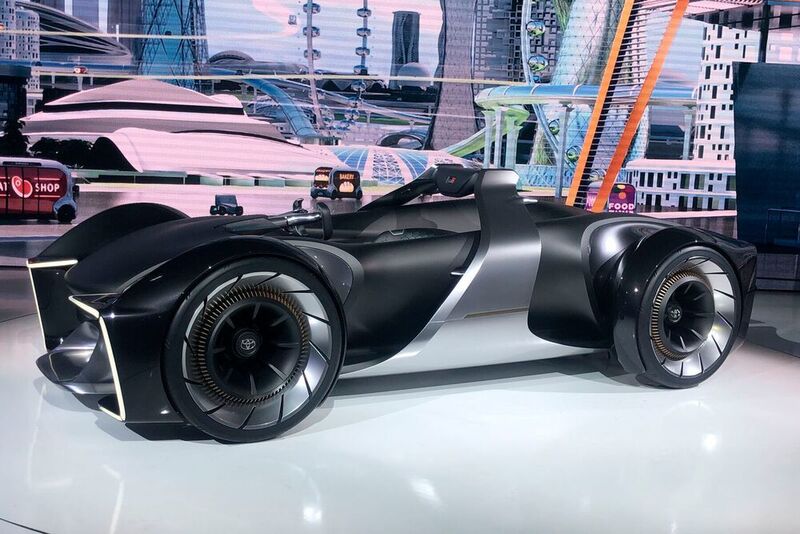 Bei dem futuristischen Toyota E-Racer Concept handelt es sich um einen autonom agierenden Zweisitzer.  (press-inform )