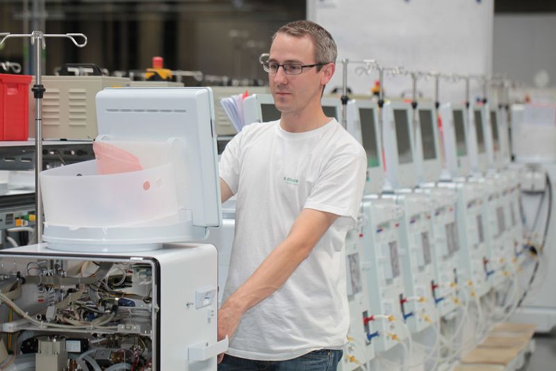 Auch Dialysemaschinen werden von B. Braun produziert. (B. Braun Melsungen AG)