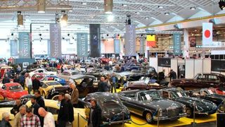 Erstmals seit Langem verzeichnete die größte Oldtimermesse der Welt 2017 einen Besucherrückgang. (Dominsky / »kfz-betrieb«)