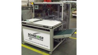 Die Großbeutel-Verpackungsmaschine ist optional erhältlich mit integriertem Etikettenspender oder mit Etikettendruck- und Spendesystem oder mit digitaler Thermotransfer-Direktbedruckungseinheit. Bild: Schneider-Kennzeichnung (Archiv: Vogel Business Media)