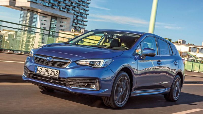 Seit Frühjahr 2020 ist der Impreza mit 110 kW/150 PS leistendem e-Boxer-Motor mit Mildhybridtechnik (12,3-kW-Elektromotor und Lithium-Ionen-Batterie, Reichweite elektrisch bis 1,6 Kilometer) im Verkauf. (Bild: Subaru)