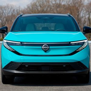 Einen klassischen Kühlergrill braucht der Leaf nicht.(Bild:  Nissan)