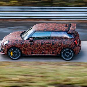 Erste Prototypen sind bereits unterwegs.(Bild:  Mini)