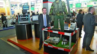 Alexander Berka, Manager bio solutions bei Analytik Jena mit dem MobiLab.  (Bild: LaborPraxis)