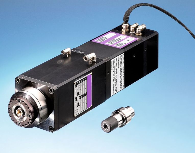 Bild 2: Spindelmotor mit HSK32E-Werkzeugkegel. Die Motorleistung beträgt 2,2 kW, die maximale Drehzahl 40.000 1/min und der Spannbereich reicht bis 10 mm. Der Motor ist besonders zum Fräsen von Aluminium geeignet.  (Bild: Knickmeier)