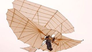  (Flug des Lilienthal-Doppeldeckers / DLR / CC BY 3.0)