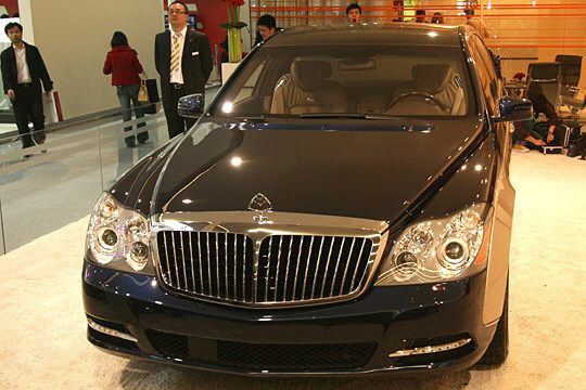 Außerdem präsentiert Daimler einmal mehr ihr Luxusklasse-Fabrikat Maybach. Dennoch wollen die Gerüchte nicht verstummen, dass die Marke bald wieder im Museum verschwindet. (Archiv: Vogel Business Media)