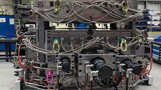 With the development of new gating and demolding systems using multiple gates directly to the contours in multi-plate mold technology, function-optimized rather than flow-path-optimized component designs can be realized in the die-casting process. (Image:Krämer+Grebe)