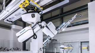 „Das strahlende Weiß kommuniziert sauber ausgeführte Arbeitsabläufe“, hieß es in der Jury-Begründung zum Crossbar Roboter. (Bild: Schuler)
