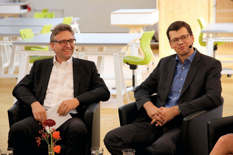 Martin Reichinger (links) und Dr. Elmar Rother (Evonik) (Bild: Enhofer)