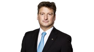 Hans Bohnen studierte Chemie an der Universität Duisburg-Essen, promovierte an der Universität Tübingen in Chemie und hält einen MBA der Aston Business School. (Clariant)