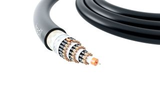 Die trommelbare High-Performance Schleppkettenleitung ist für Belastungen am Limit ausgelegt. Das Spezialkabel ist ein dreilagiges, VDE-geprüftes Stromversorgungs- und Steuerkabel für 1,2 Mio. Biegewechselzyklen, einen Temperaturbereich von -50 °C bis 90 °C und besitzt UL- und cUL-Zulassung. (Hradil)