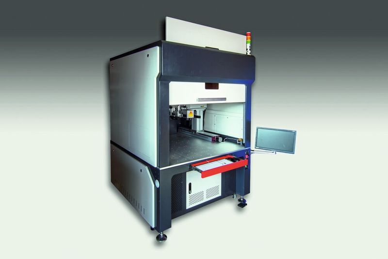 Mit einem integrierten Gehäuse der Laserklasse 1 bieten die Kabinenmodelle des Piggy Lasermarkers optimalen Schutz für Personal und Umgebung. (Bild: Botzian & Kirch)