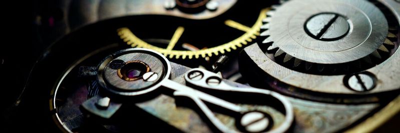 Eng verzahnt: Auch im Maschinenbau geht die Qualität der Produkte einher mit zielgruppenorientiertem Marketing. Künstliche Intelligenz (KI) kann dabei helfen.(Bild:  frei lizenziert / Unsplash)