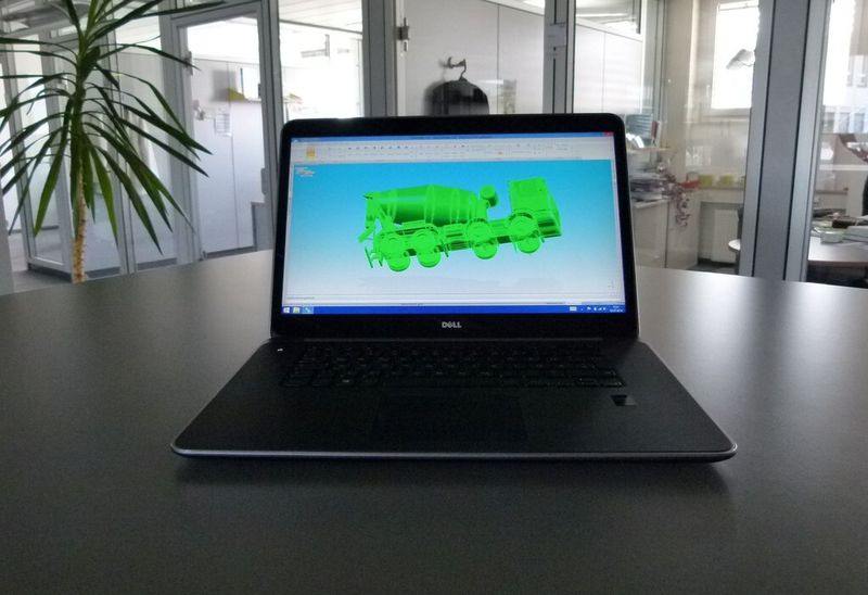 Die Workstation Precision M3800 in der Redaktion. (Bild: M. Zwettler, konstruktionspraxis)