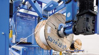 Mit Kabelzuschneideanlagen von Kabelmat reagiert der B2B-Elektronikdistributor TIM auf die wachsende Nachfrage. (Bild: Piotr Krajewski www.a-pk.pl)