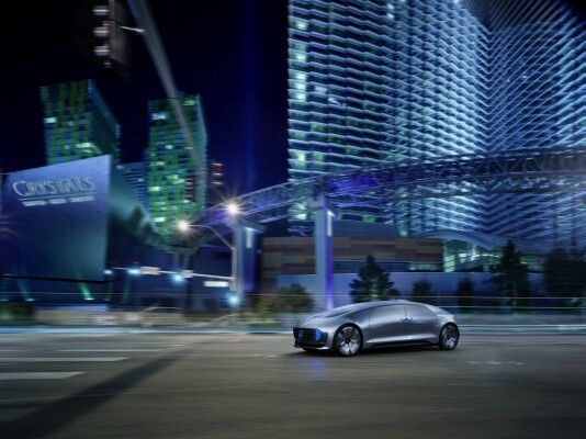 Mercedes-Benz F 015 - Luxury in Motion (Mercedes-Benz)
