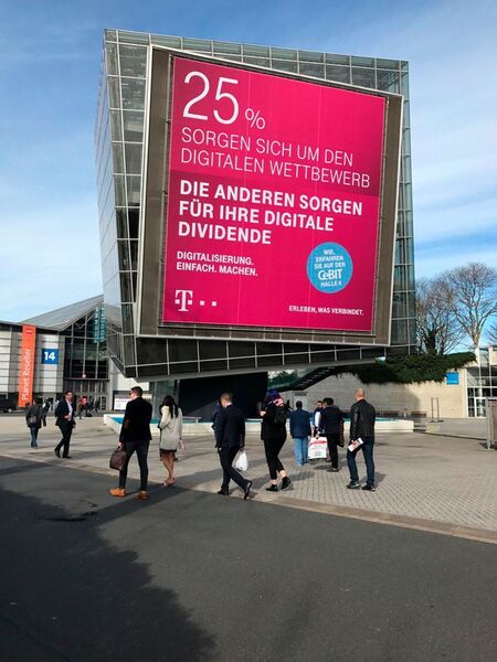 Darf auf keiner Cebit fehlen: der Telekom-Würfel (IT-BUSINESS)