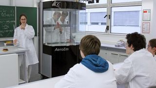 Blick in das „Chemie-Klassenzimmer“ (Bild: Thomas Koziel)