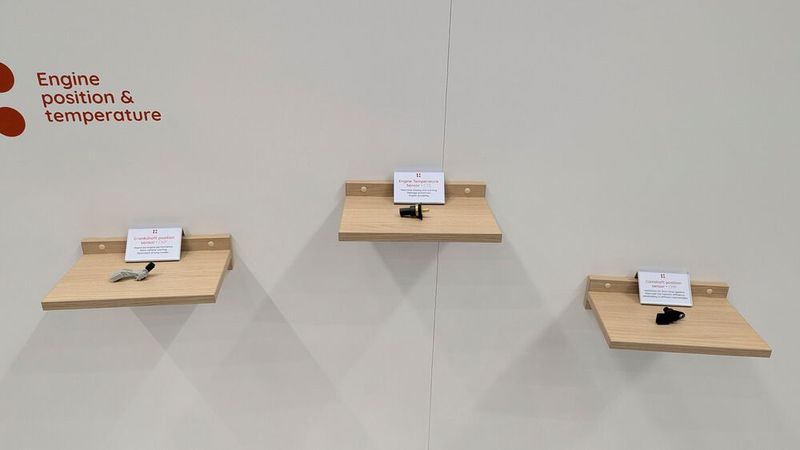 Zu den Unternehmen, die sich neu oder verstärkt im Segment Sensoren betätigen, gehört auch NTN. Als Erfinder der ASB-Technologie (in das Radlager integrierter Raddrehzahlsensor) 1997 verfügte der Zulieferer bisher über ein Sortiment von 470 Raddrehzahlsensoren. Nun bringt NTN Europe etwa 1.150 neue Referenzen auf den Markt, die 80 Prozent des europäischen Fuhrparks mit sechs zusätzlichen Sensortypen abdecken – und zwar für Nockenwellenpositition, Kurbelwelle, Kühlmitteltemperatur, Abgasdruck und -temperatur sowie Reifendruck. (Bild: Rosenow – VCG)