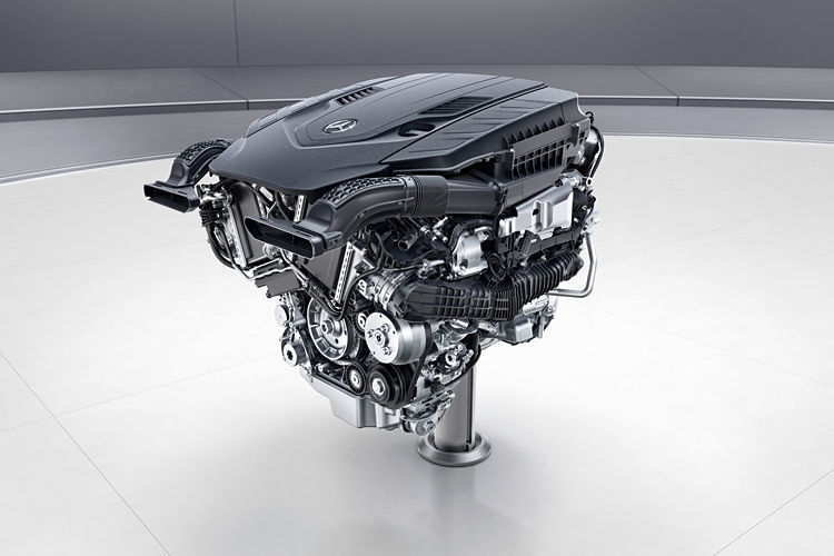 Die zweistufig geregelte Ölpumpe des V8-Ottomotors variiert die Durchflussmenge je nach Last- und Drehzahlanforderung. (Daimler)
