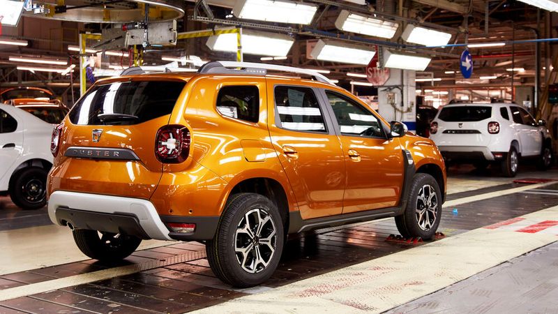 Aus Werken in Rumänien, Afrika, Asien und Südamerika rollt der Dacia Duster fast konkurrenzlos preiswert auf die Straßen der Welt. Aktuell gibt es ihn hierzulande ab 18.950 Euro. (Bild: Dacia)