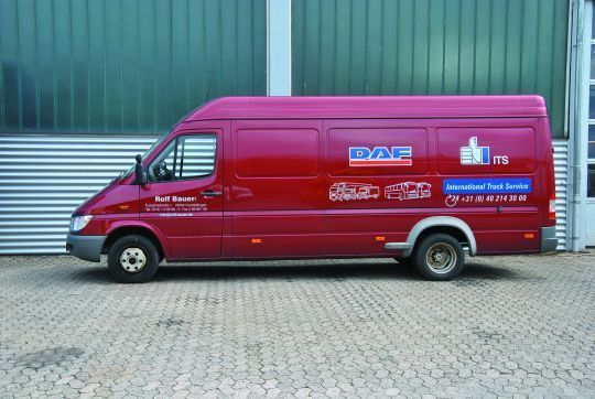 Das eigene Servicemobil leistet schnelle Hilfe im Pannenfall und unterstützt Regiebetriebe von Kunden. (kfz-betrieb)