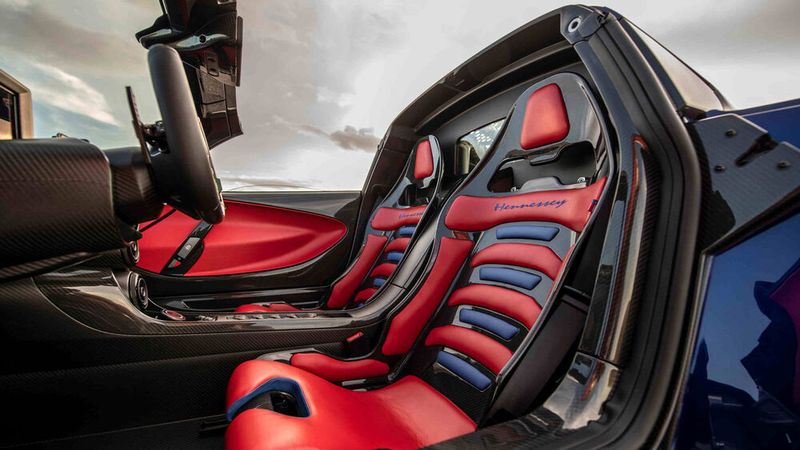 Das Fahrzeug basiert auf einer Monocoque-Konstruktion aus Carbon. (Bild: Hennessey)