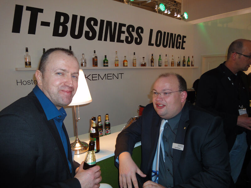 Michael Hase (IT-BUSINESS, l.) und Rolf Mittag (Komsa) (IT-BUSINESS)