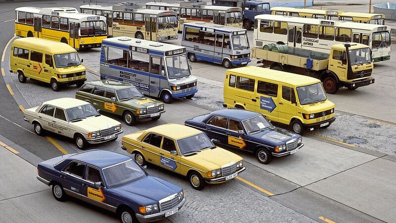 Untertürkheim 1980: In unterschiedlichen Fahrzeugmodellen erprobte Mercedes-Benz seinerzeit die verschiedensten alternativen Antriebskonzepte – vom Methanol- und Äthanol- über den Wasserstoff- bis zum Gyroantrieb. (Bild:  Mercedes-Benz AG)