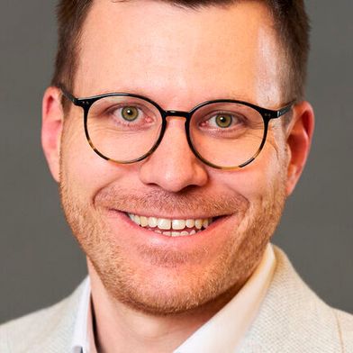 Philipp Mai, Vice President Engineering EMEA bei Arrow: «Regulatorische Rahmenbedingungen wie der EU Cyber Resilience Act verändern die Entwicklung und Wartung vernetzter Produkte grundlegend.» (Bild: Stanislav Milata)