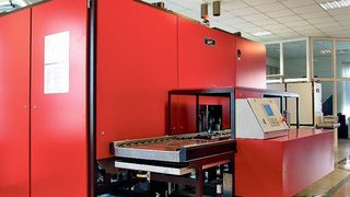 Die Vakuum-Reinigungsanlage V2 kann mit allen weltweit zugelassenen organischen Lösemitteln arbeiten. Bild: ???????? (Archiv: Vogel Business Media)