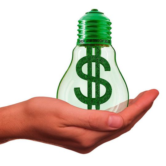 In der Vergangenheit befassten sich viele Produktionsunternehmen mit dem Thema Nachhaltigkeit primär unter Effizienz-Gesichtspunkten. Sie fragten sich beispielsweise: Wie können wir das Gleiche mit weniger Ressourcen produzieren? (Bild:  Geralt/gemeinfrei /  Pixabay)