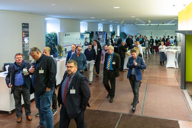 Impressionen der Förderprozessforen 2019: Beim Pumpen- und Schüttgut-Forum diskutieren Experten an zwei Tagen über Probleme bei Förderprozessen. Dabei steht der praxisorientierte Austausch und die gemeinsame Lösungsfindung im Vordergrund des Netzwerktreffens der Pumpen- und Schüttgut-Community. (Stefan Bausewein / PROCESS)