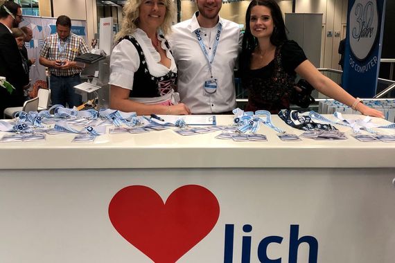 Katja Schäfer, Christopher Göbel und Marlon Jonkers (v. l., alle COS)