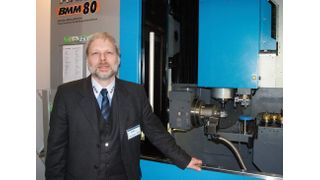 Was man zum Fräsen nicht braucht, wurde einfach weggelassen. Folglich kann Björn Müller mit der BMM 80 Lohnfertigern ein vollautomatisches Fertigungssystem anbieten, mit dem sich kleine und mittlere Losgrößen von Frästeilen bis zu einem Durchmesser von 200 mm von allen Seiten kostengünstig fertigen lassen. (Archiv: Vogel Business Media)