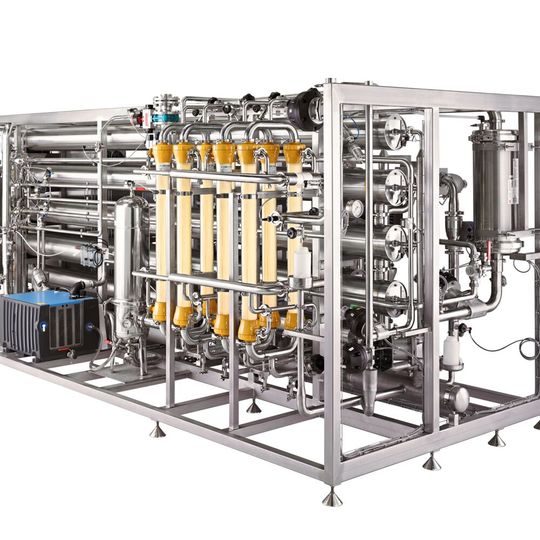Kaltmembranverfahren (hier eine MWFI-Anlage von Pharmatec) sind im Vergleich zur Destillation wirtschaftlich und ökologisch effizienter. Kaltmembranverfahren (hier eine MWFI-Anlage von Pharmatec) sind im Vergleich zur Destillation wirtschaftlich und ökologisch effizienter.