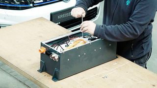 Ergebnis der Berylls-Studie: Zuviele Batteriepack-Fertigungskapazitäten für zu wenige E-Autos.
 (Kreisel Electric)