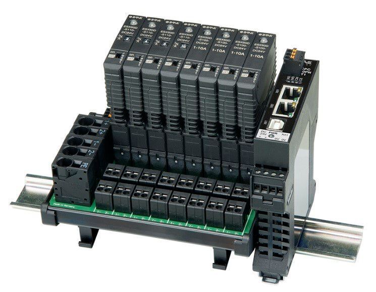 Packshot ESX50D, IO-Link Device CPC10IO, Stromverteiler SVS201 (E-T-A)